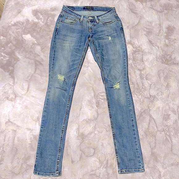 Levi’s Medium Wash Too Super Low 524 Distressed Skinny Jean, Junior 0 Short NWOT - Picture 9 of 15